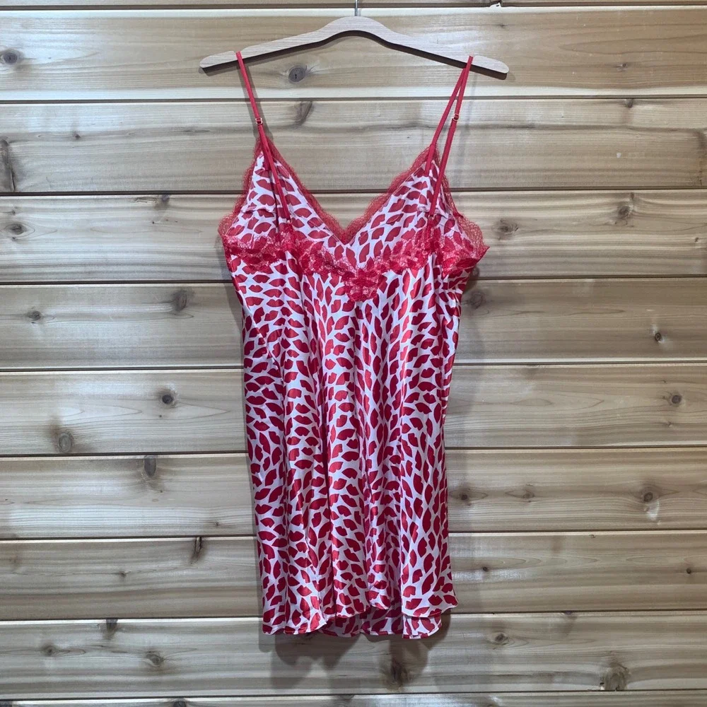 Victoria's Secret Cami Babydoll Slip Red Lips Lace Trim Sleepwear Lingerie‎ M